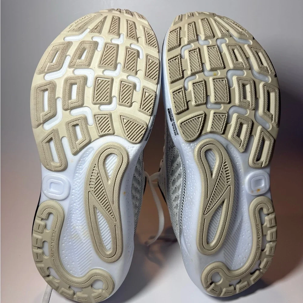 Brand New Brooks Adrenaline GTS 24 in the box. Women's size 9 🔥🔥supreme comfort - Picture 3 of 15